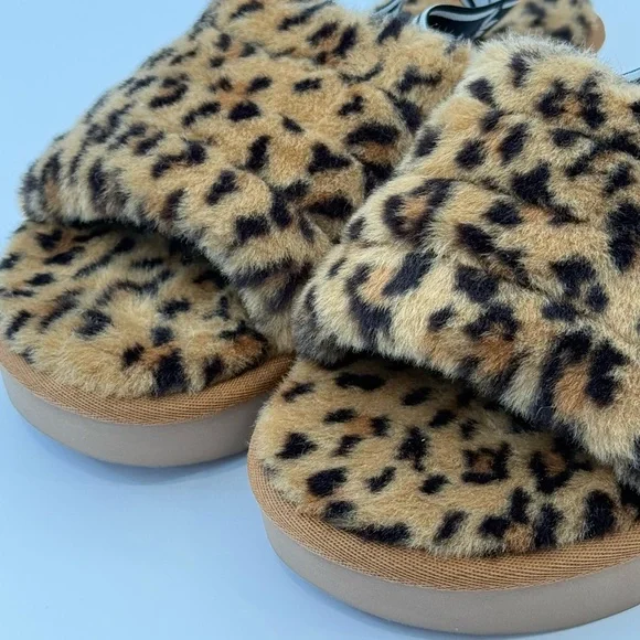 Koolaburra Leopard by UGG cheetah Print Flats - Picture 3 of 11